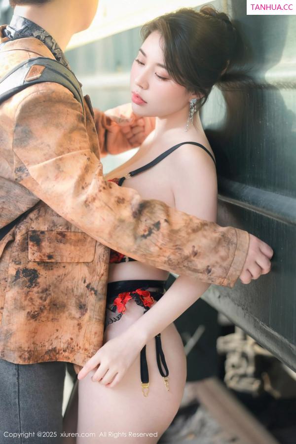 白茹雪  [XiuRen]高清写真图 2025.04.15 No.10155 白茹雪abby 空姐制服第72张图片